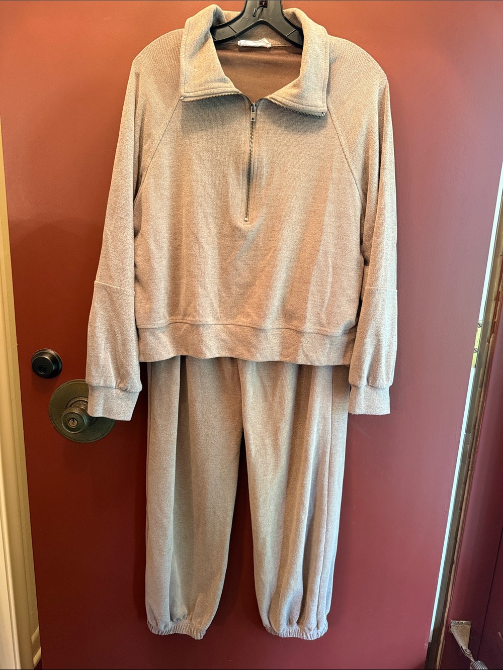 Double Zero Women's Dusty Mauve Drawstring Joggers and Matching Sweatshirt